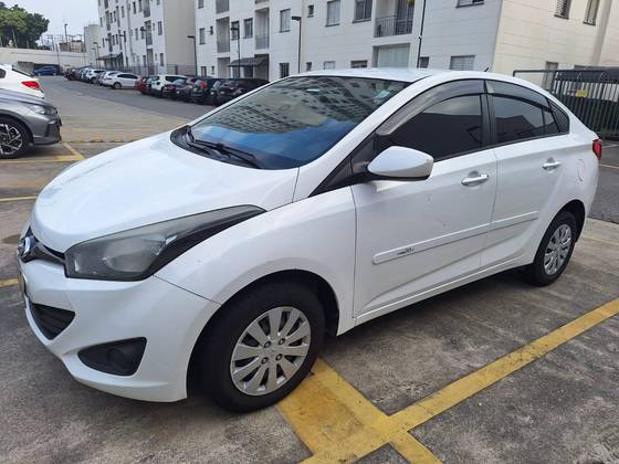 HYUNDAI HB20S 1.6 COMFORT PLUS 16V FLEX 4P MANUAL